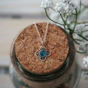 925 Sterling Silver Flower Necklace with Cat Eye